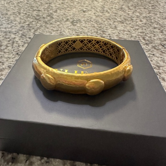 Julie Vos Solara Hinge Bangle Gold Bracelet - Picture 6 of 8